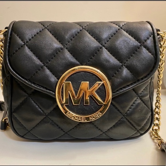 Michael Kors Handbags - Beautiful Michael Kors quilted crossbody!